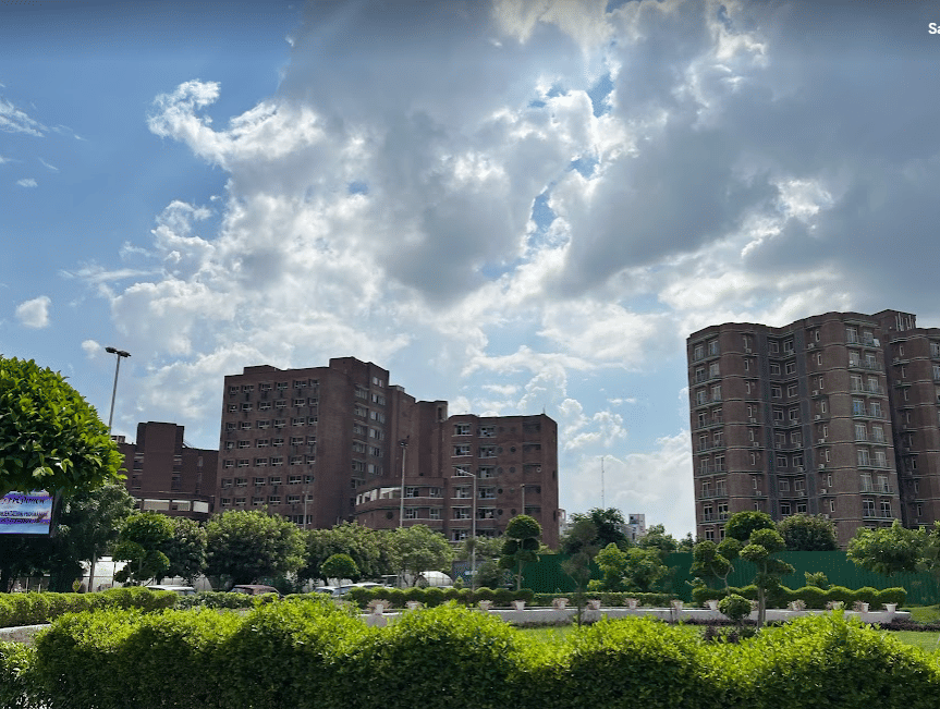 Sharda University Academic Building photo 4